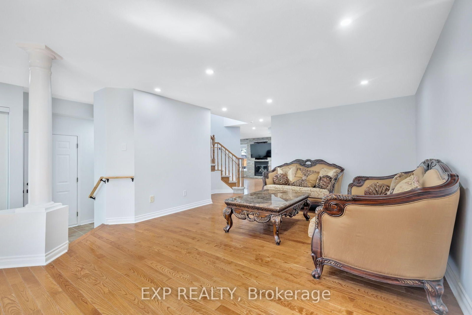 114 Ashmore Drive • Barrhaven, ON photo 9
