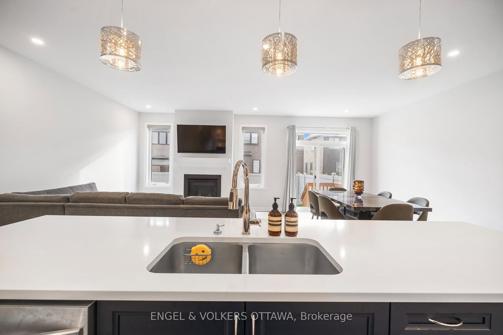 777 Coast Circle • Manotick, ON photo 12