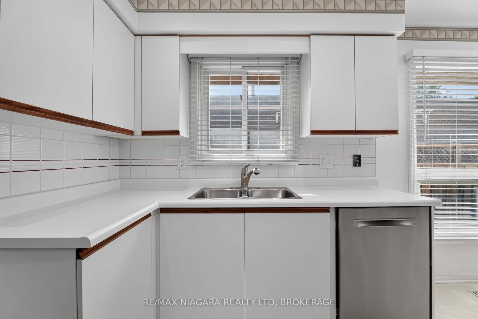 7725 SWAN Street • Niagara Falls, ON photo 10