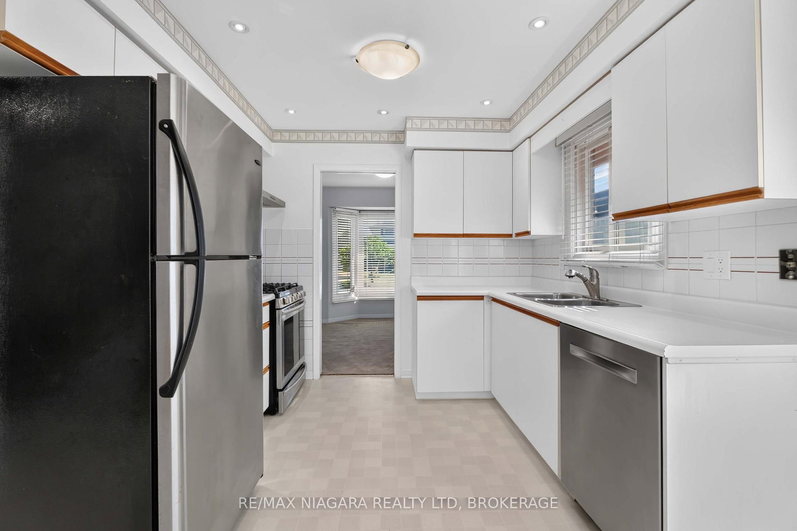 7725 SWAN Street • Niagara Falls, ON photo 9