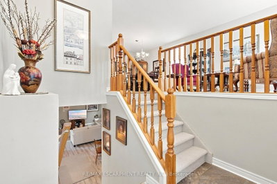 32 Brewster Way • Brantford, ON photo 4