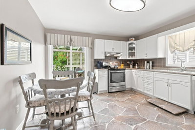 32 Brewster Way • Brantford, ON photo 9