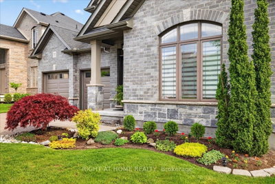 717 Jackpine Way • London North, ON photo 2