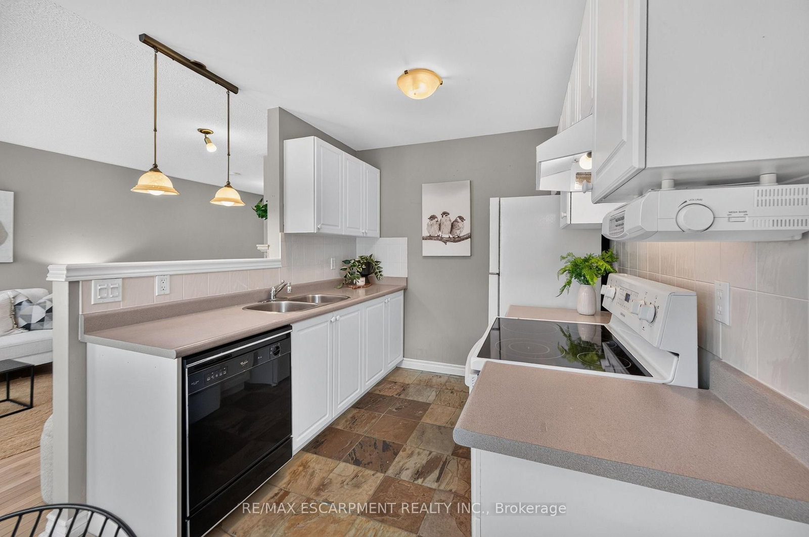 175 Fiddlers Green Road • #9 • Hamilton, ON photo 12