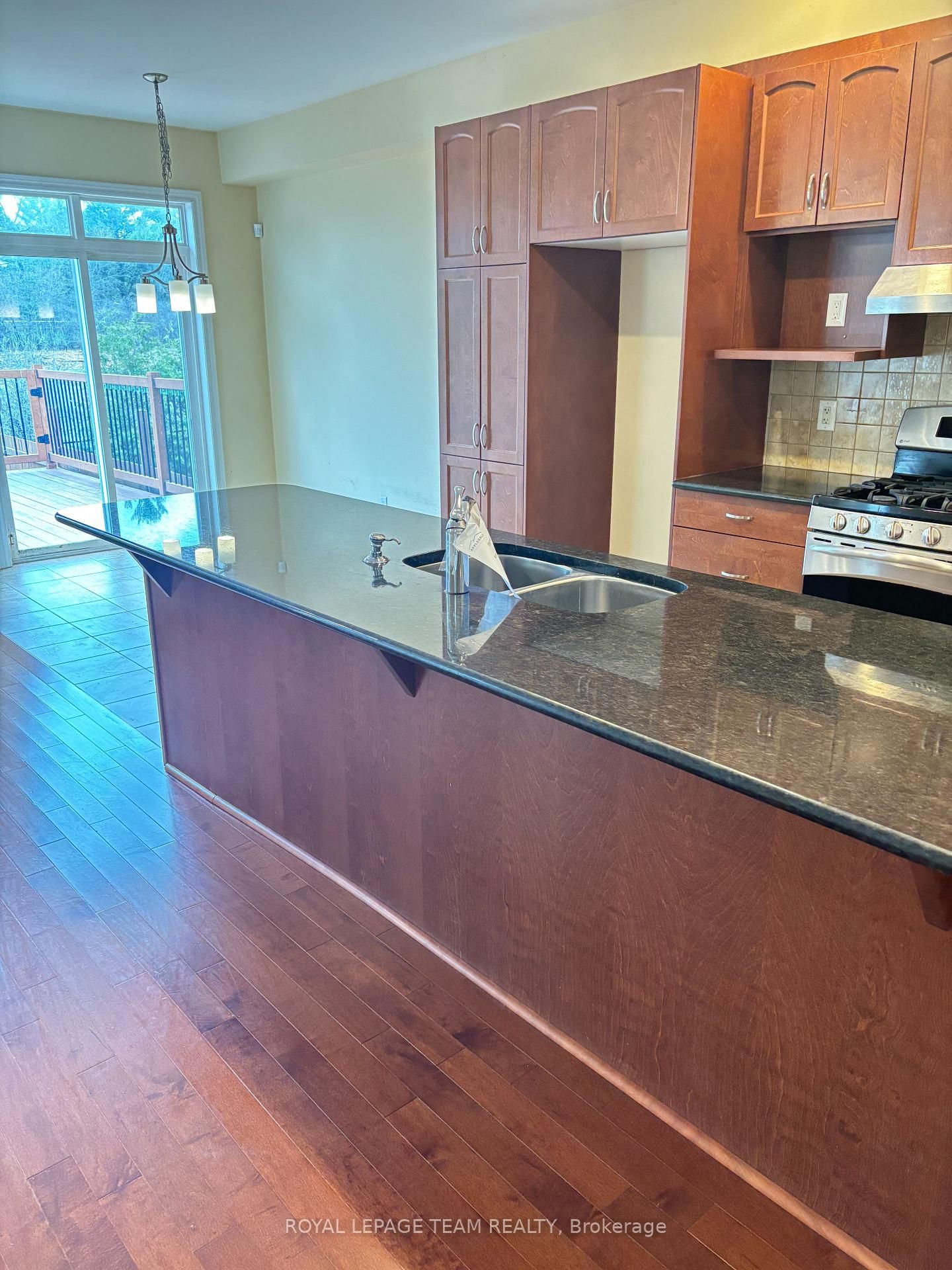 449 Foxhall Way • Ottawa, ON photo 7