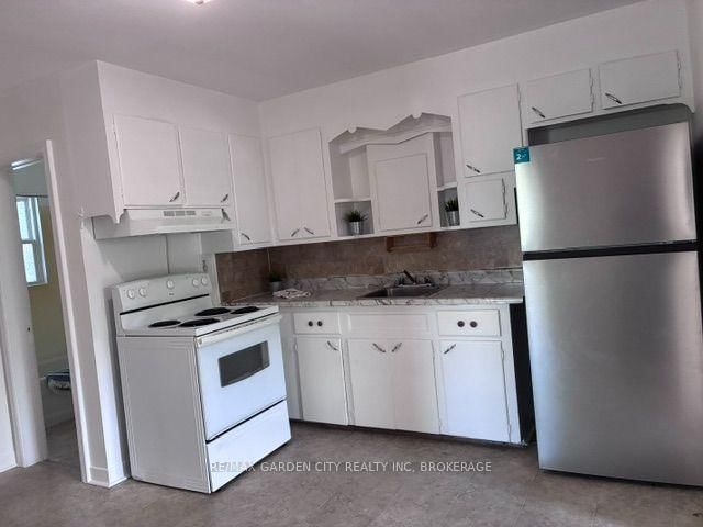 1 - 131 Lyons Avenue