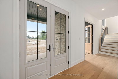 876 White Pine Street • London North, ON photo 3