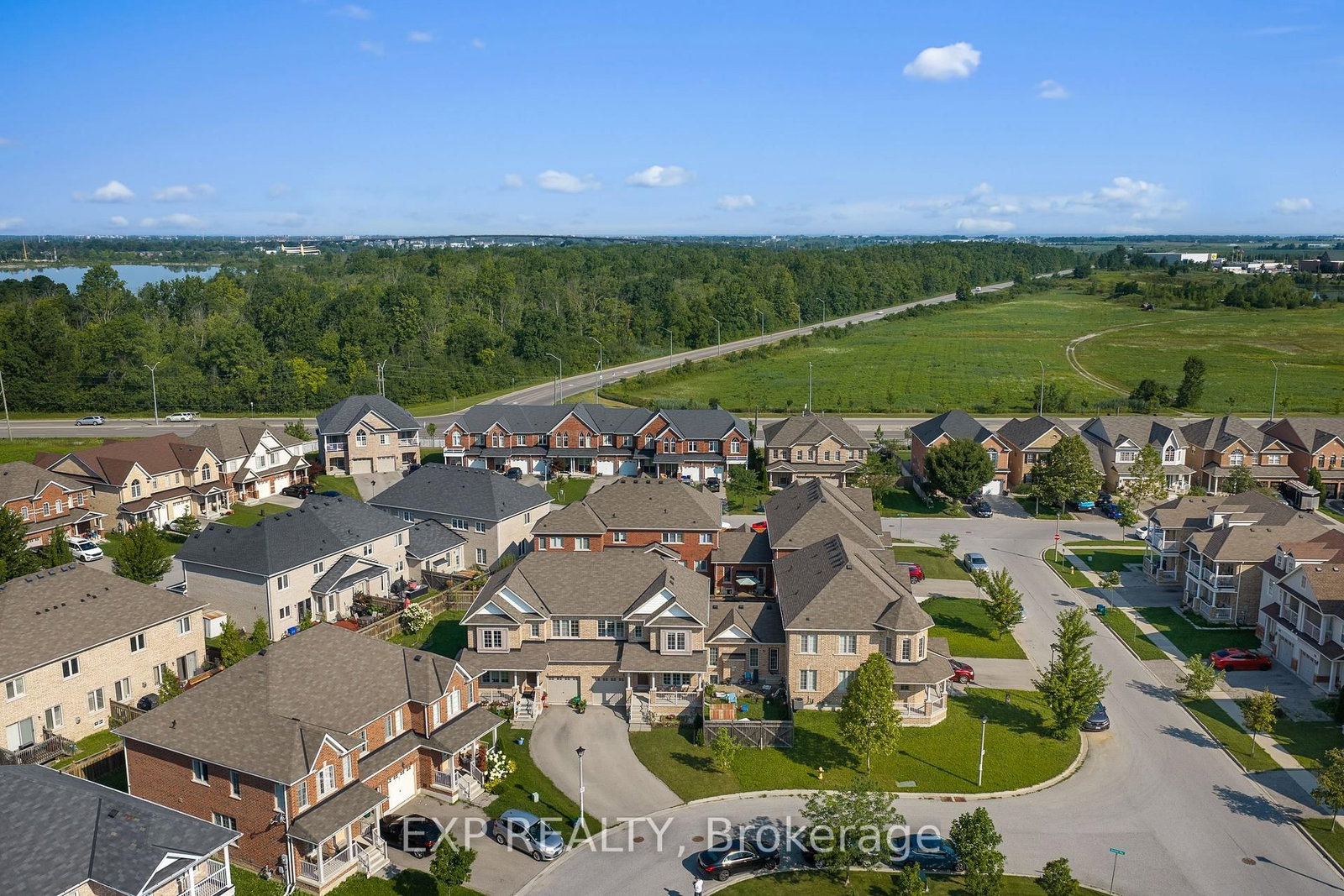 2 Durham Way • Niagara-on-the-Lake, ON photo 2