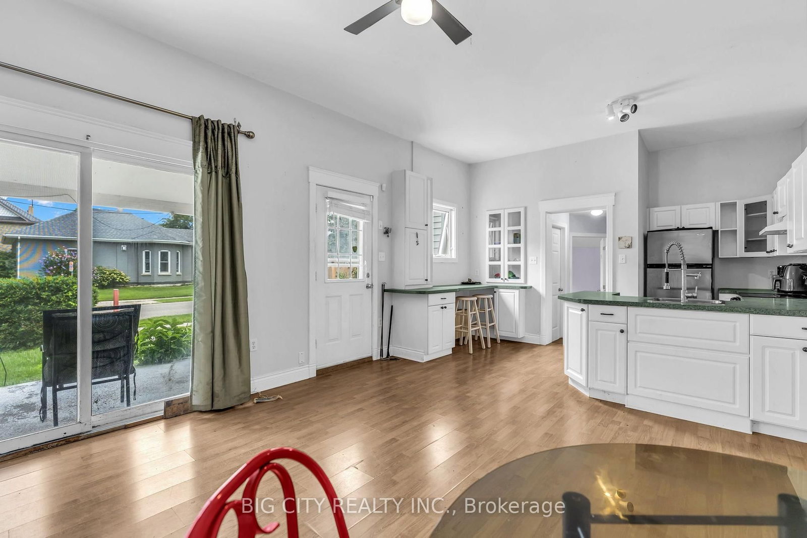 16 East Avenue • St. Thomas, ON photo 5