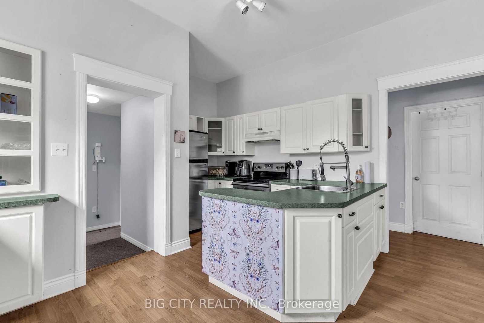 16 East Avenue • St. Thomas, ON photo 8