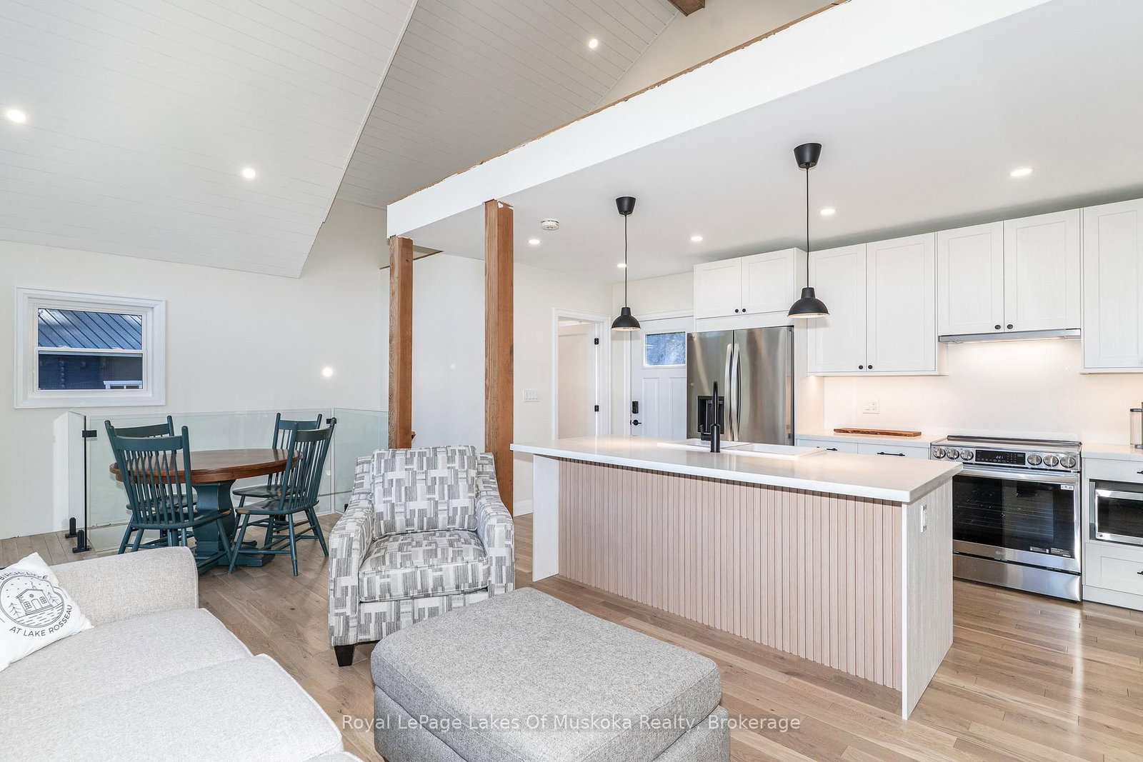 1361 Rosseau Lake 2 Road • Muskoka Lakes, ON photo 15