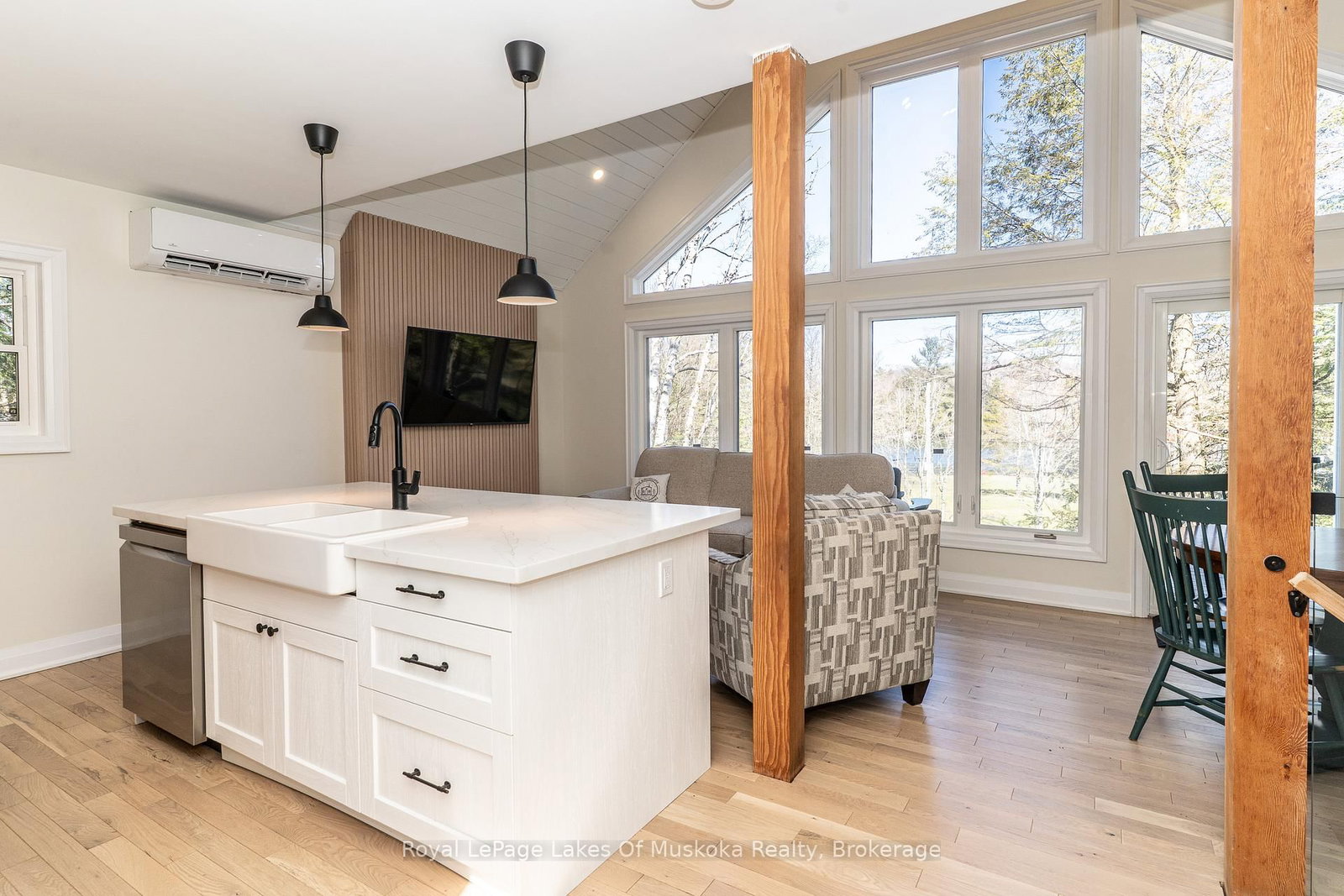 1361 Rosseau Lake 2 Road • Muskoka Lakes, ON photo 16