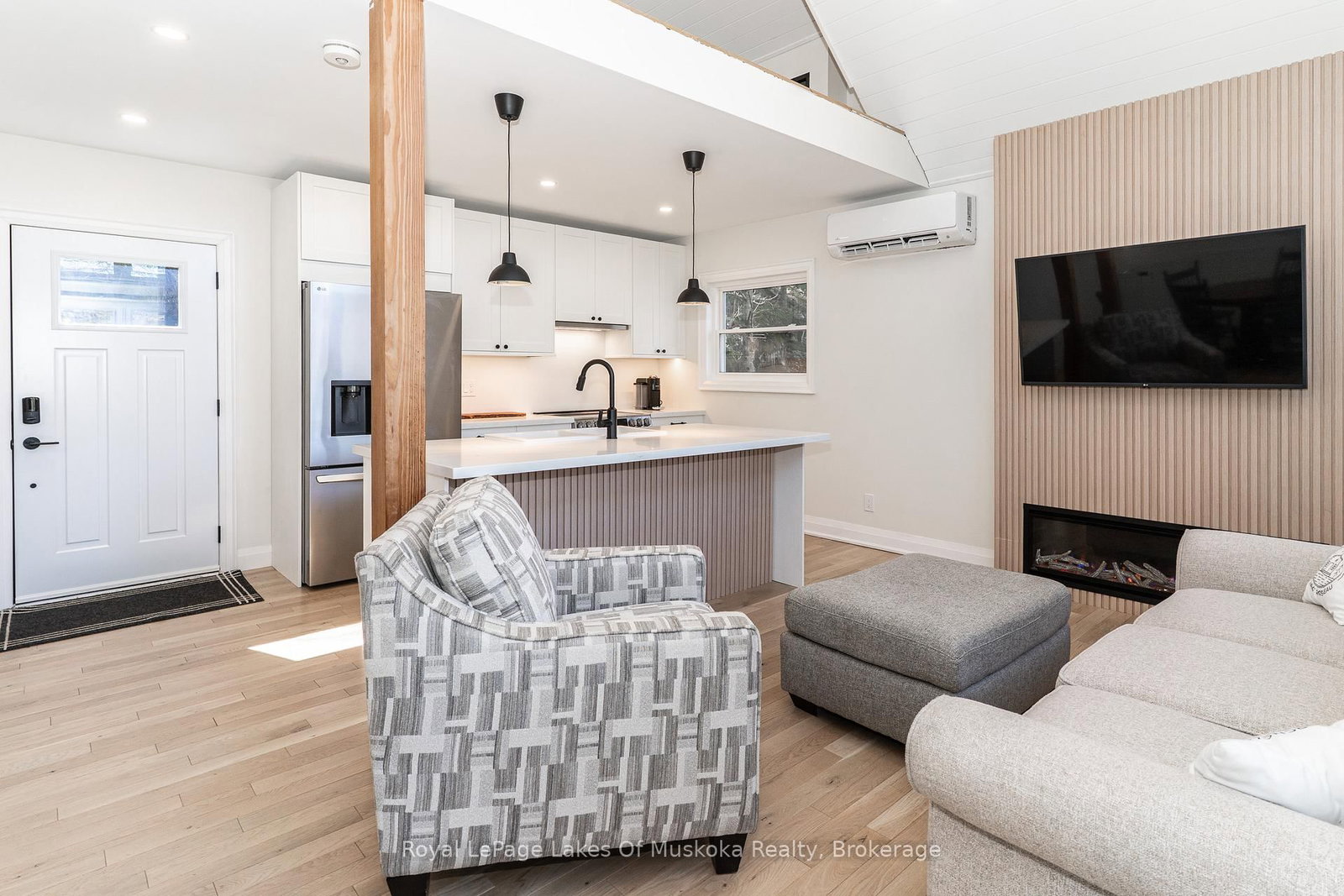 1361 Rosseau Lake 2 Road • Muskoka Lakes, ON photo 17