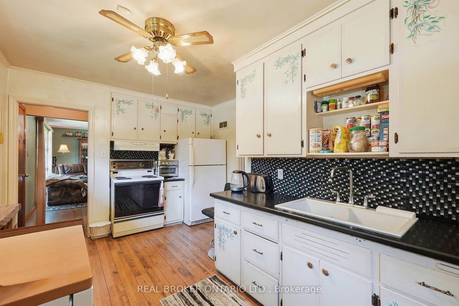 21 Oakwood Avenue • Kitchener, ON photo 16