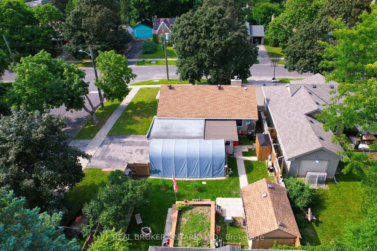 21 Oakwood Avenue • Kitchener, ON photo 8