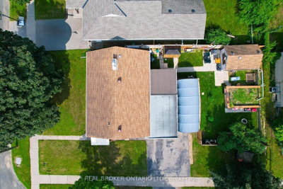 21 Oakwood Avenue • Kitchener, ON photo 9