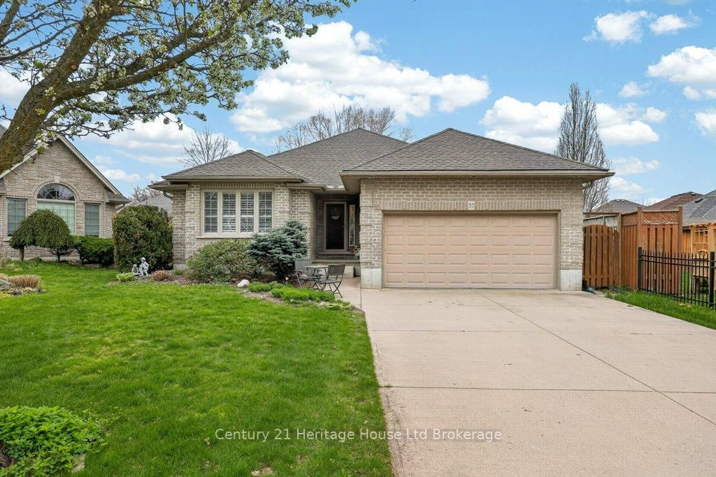 57 WENDY CALDER Place • Woodstock, ON photo 1
