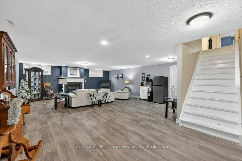57 WENDY CALDER Place • Woodstock, ON photo 22