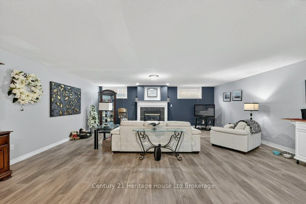 57 WENDY CALDER Place • Woodstock, ON photo 23