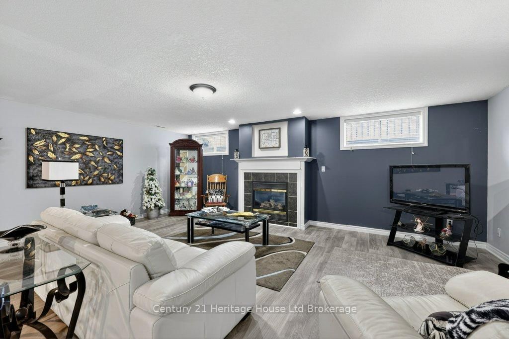 57 WENDY CALDER Place • Woodstock, ON photo 25