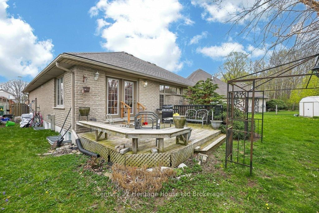 57 WENDY CALDER Place • Woodstock, ON photo 36