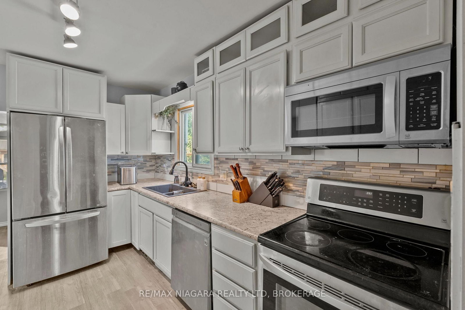 6293 Bellevue Street • Niagara Falls, ON photo 10