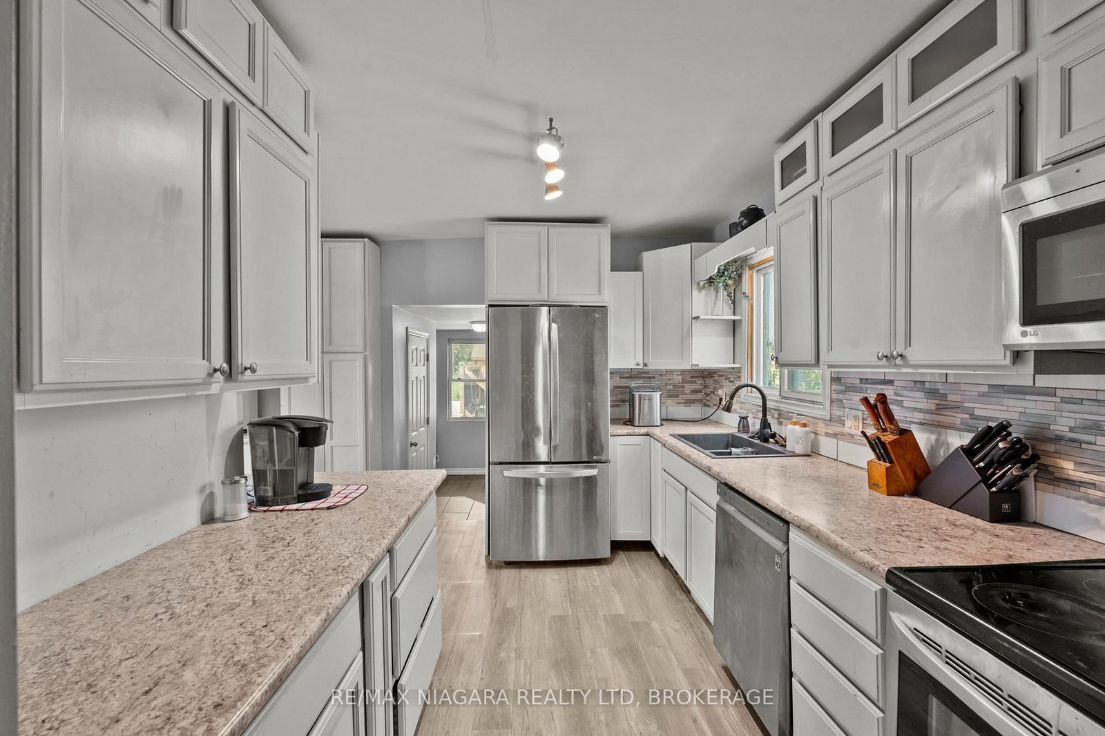 6293 Bellevue Street • Niagara Falls, ON photo 9