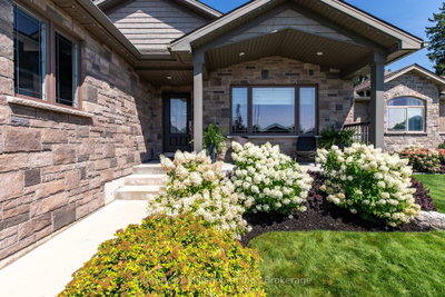215 Djay Crescent • West Grey, ON photo 5
