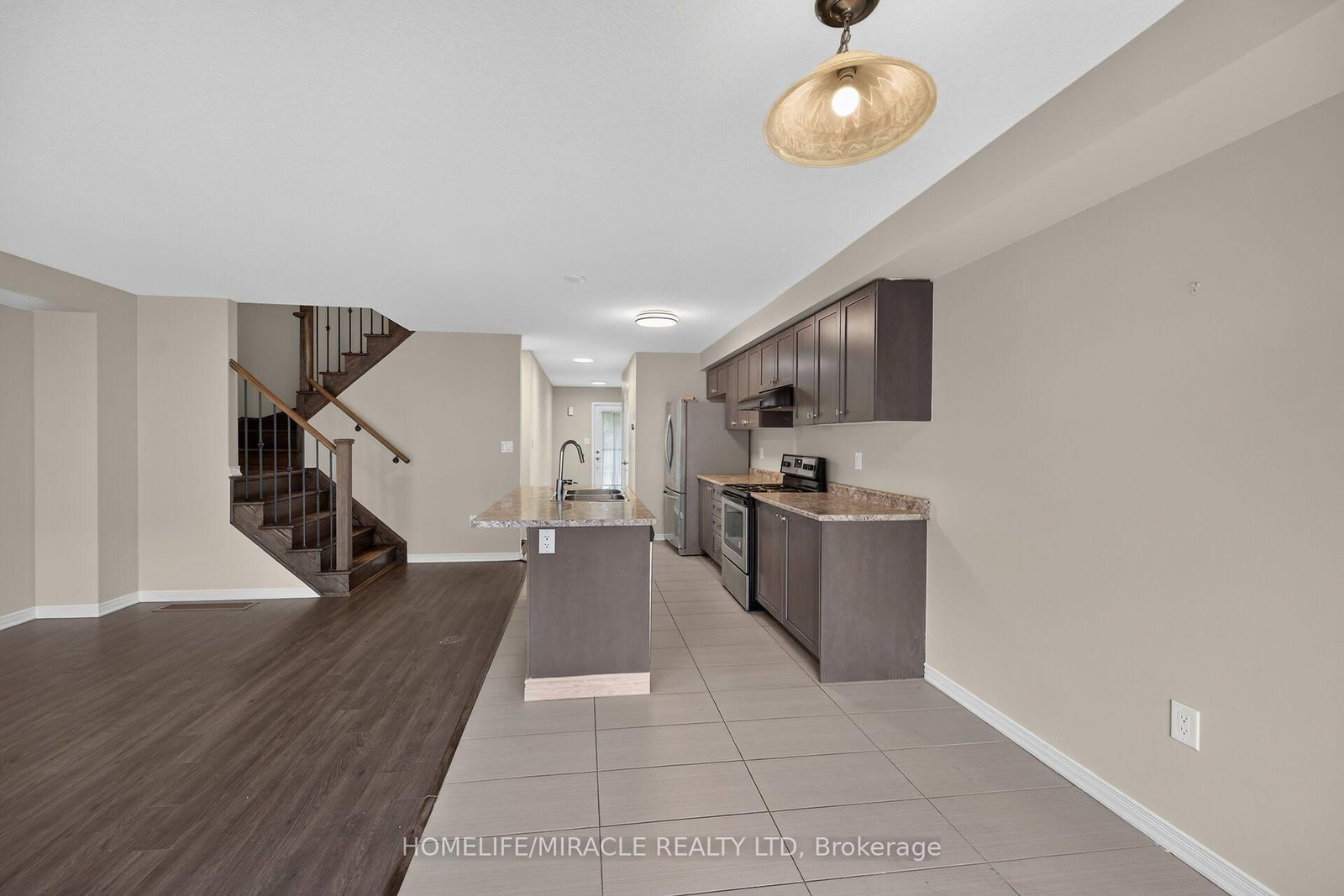 82 Scarletwood Street • Hamilton, ON photo 15
