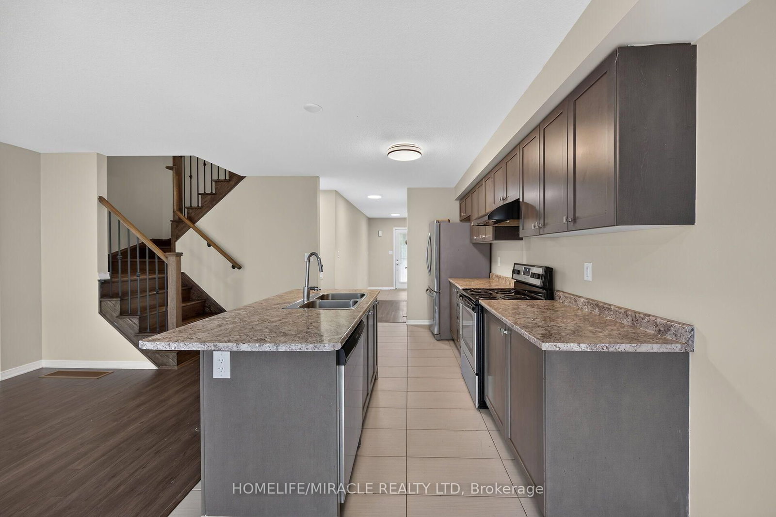 82 Scarletwood Street • Hamilton, ON photo 16