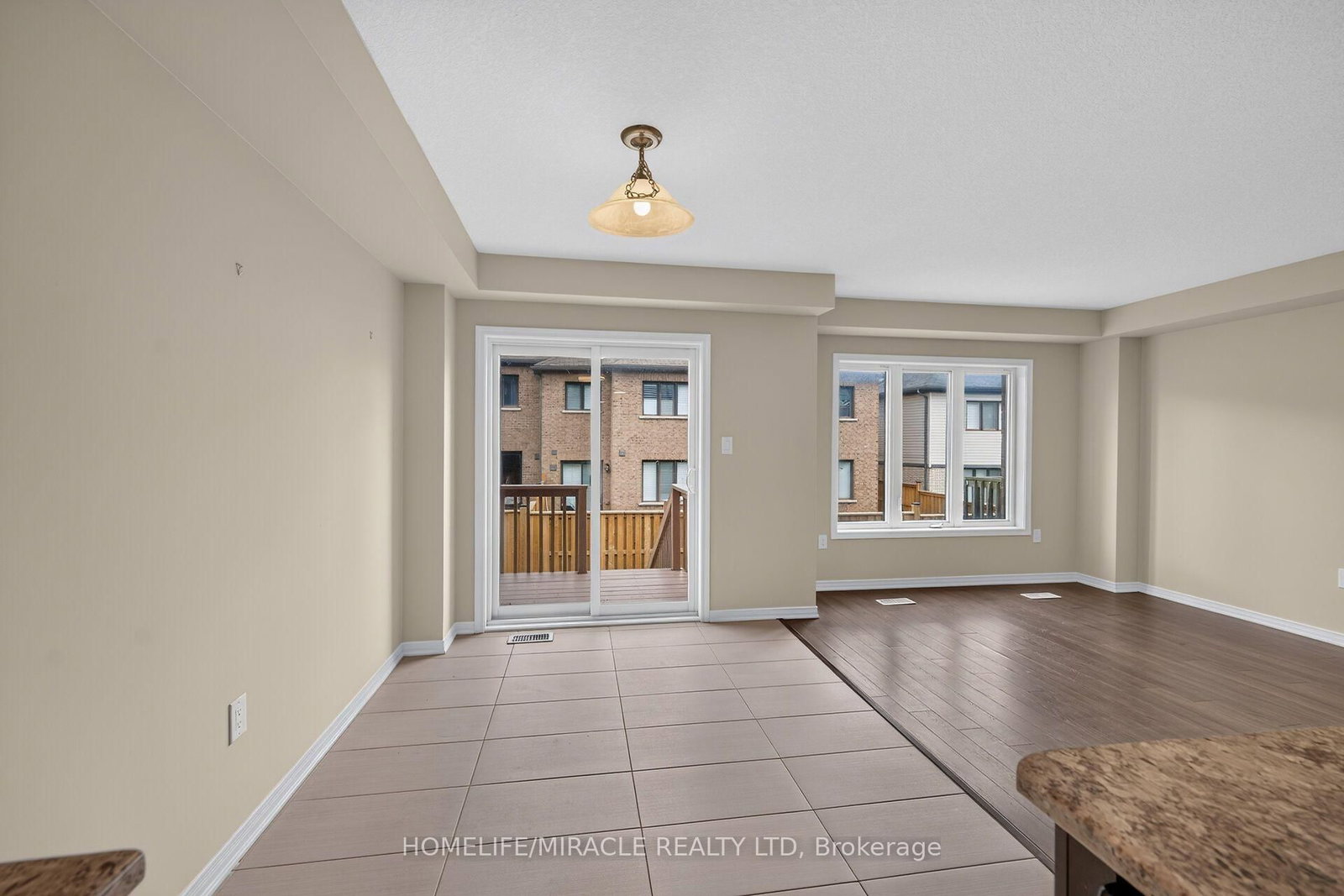 82 Scarletwood Street • Hamilton, ON photo 19
