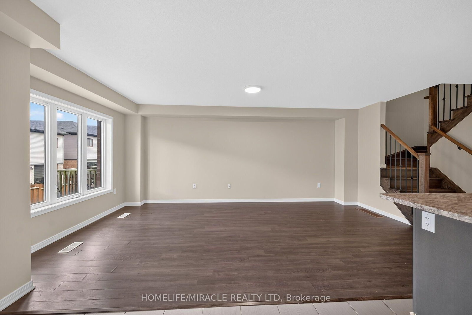 82 Scarletwood Street • Hamilton, ON photo 20