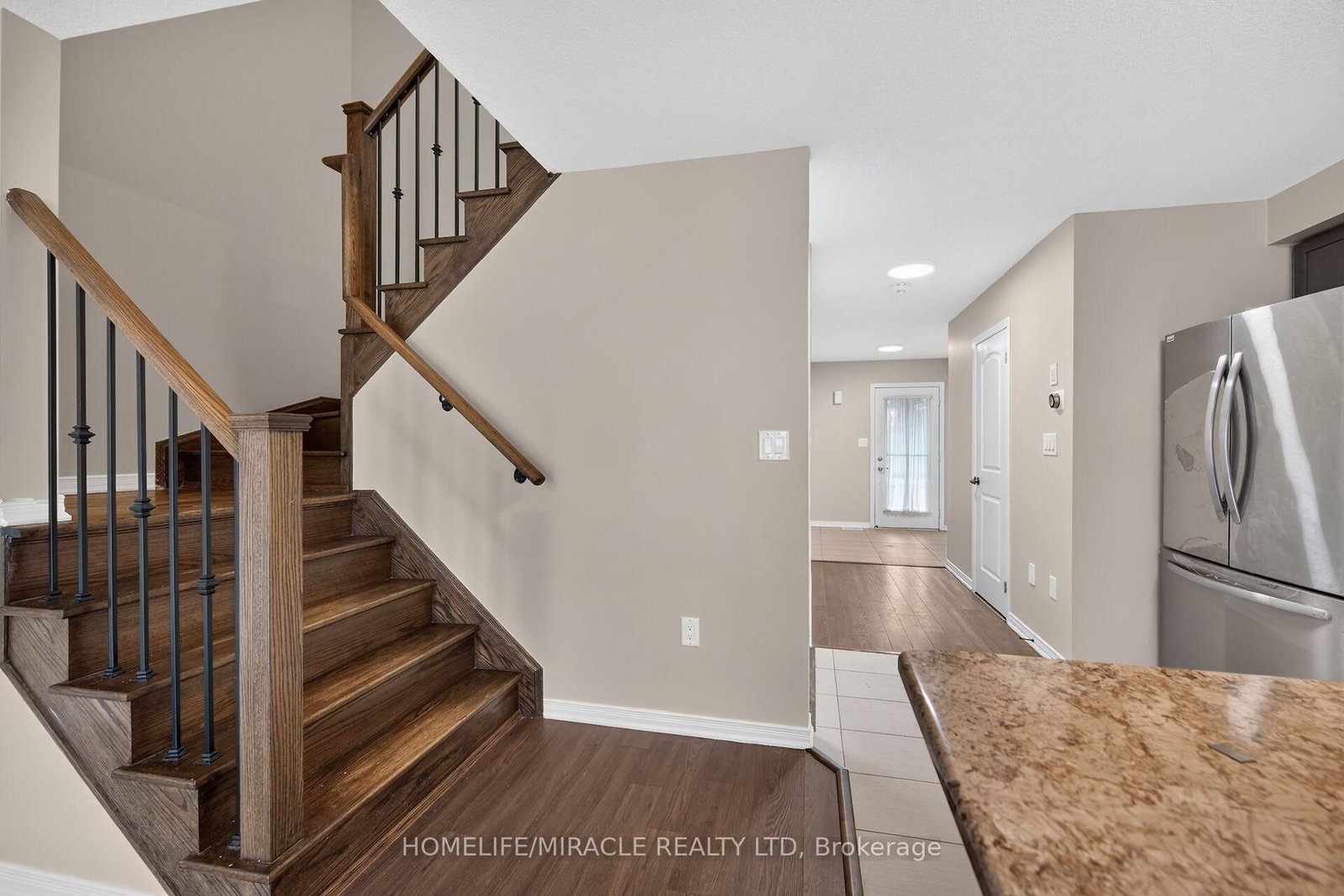 82 Scarletwood Street • Hamilton, ON photo 23