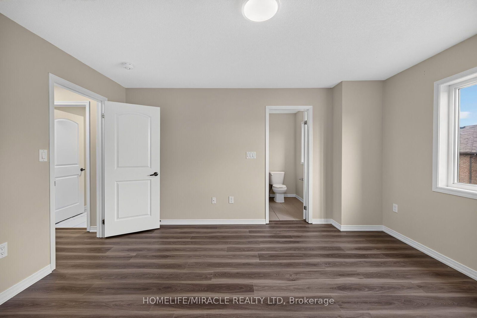 82 Scarletwood Street - Photo 28