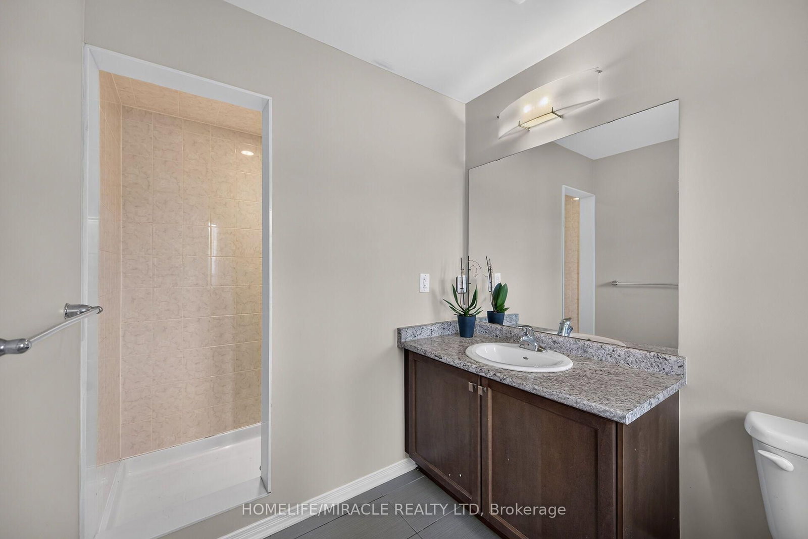 82 Scarletwood Street • Hamilton, ON photo 30
