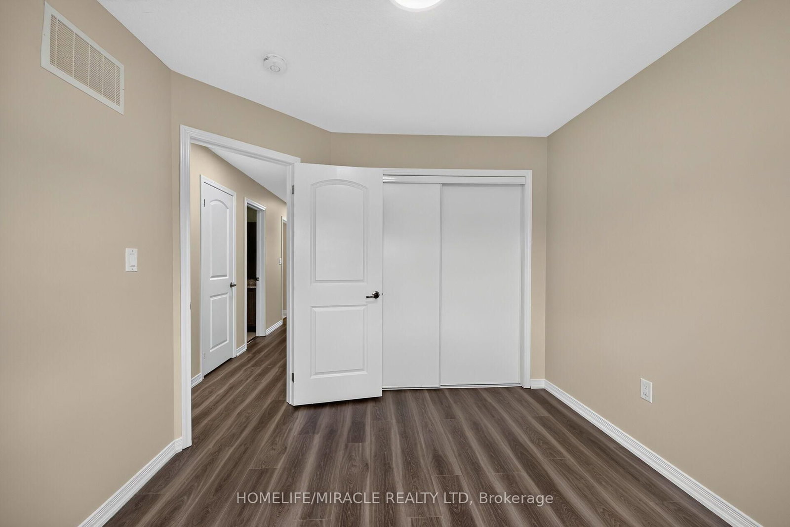 82 Scarletwood Street • Hamilton, ON photo 35