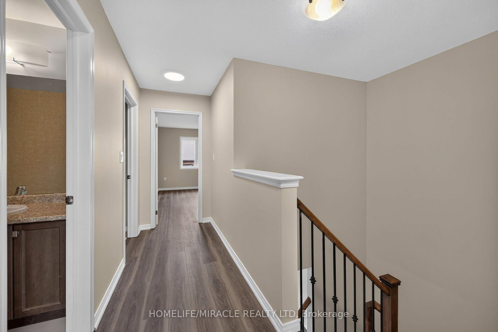 82 Scarletwood Street • Hamilton, ON photo 39