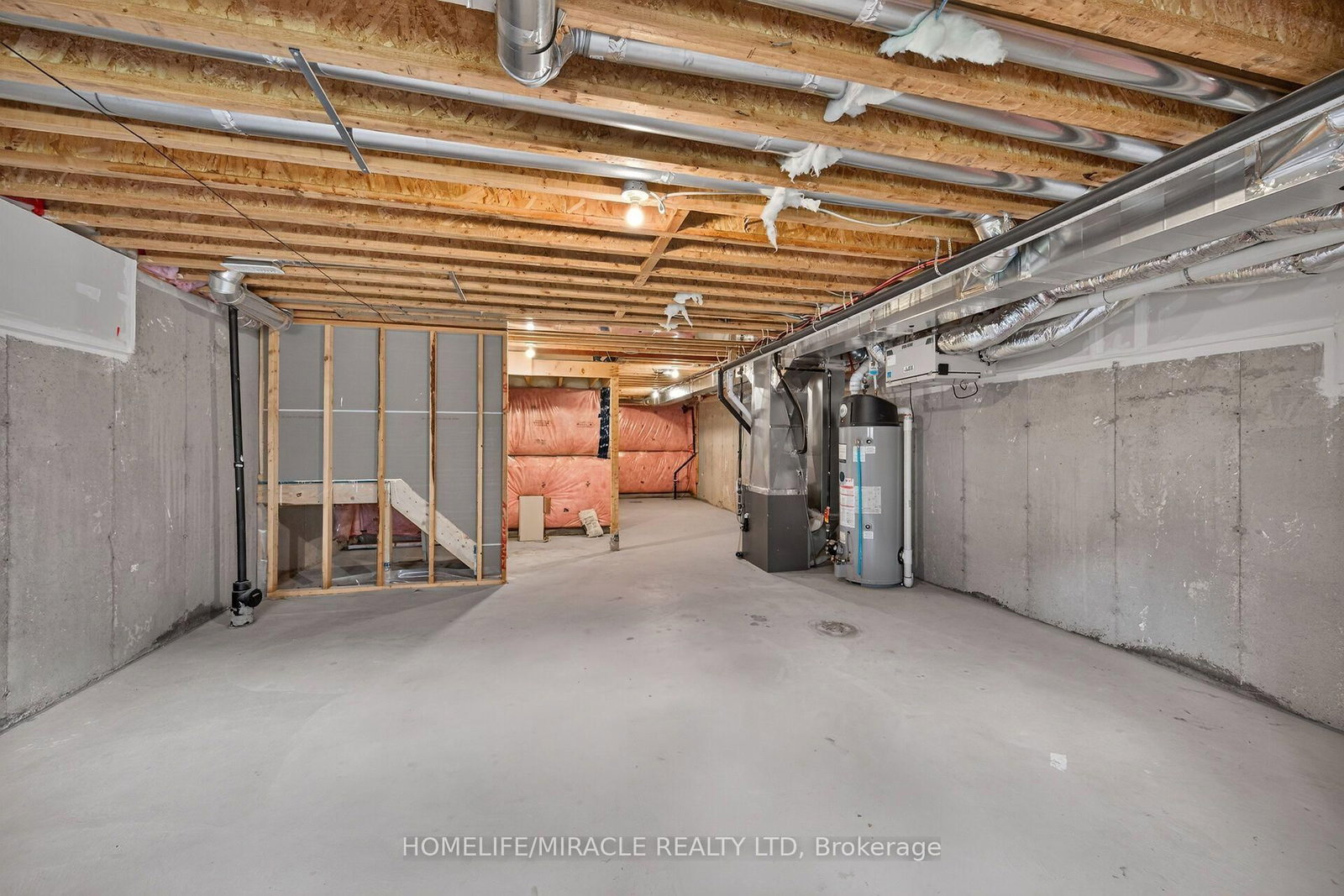 82 Scarletwood Street • Hamilton, ON photo 41