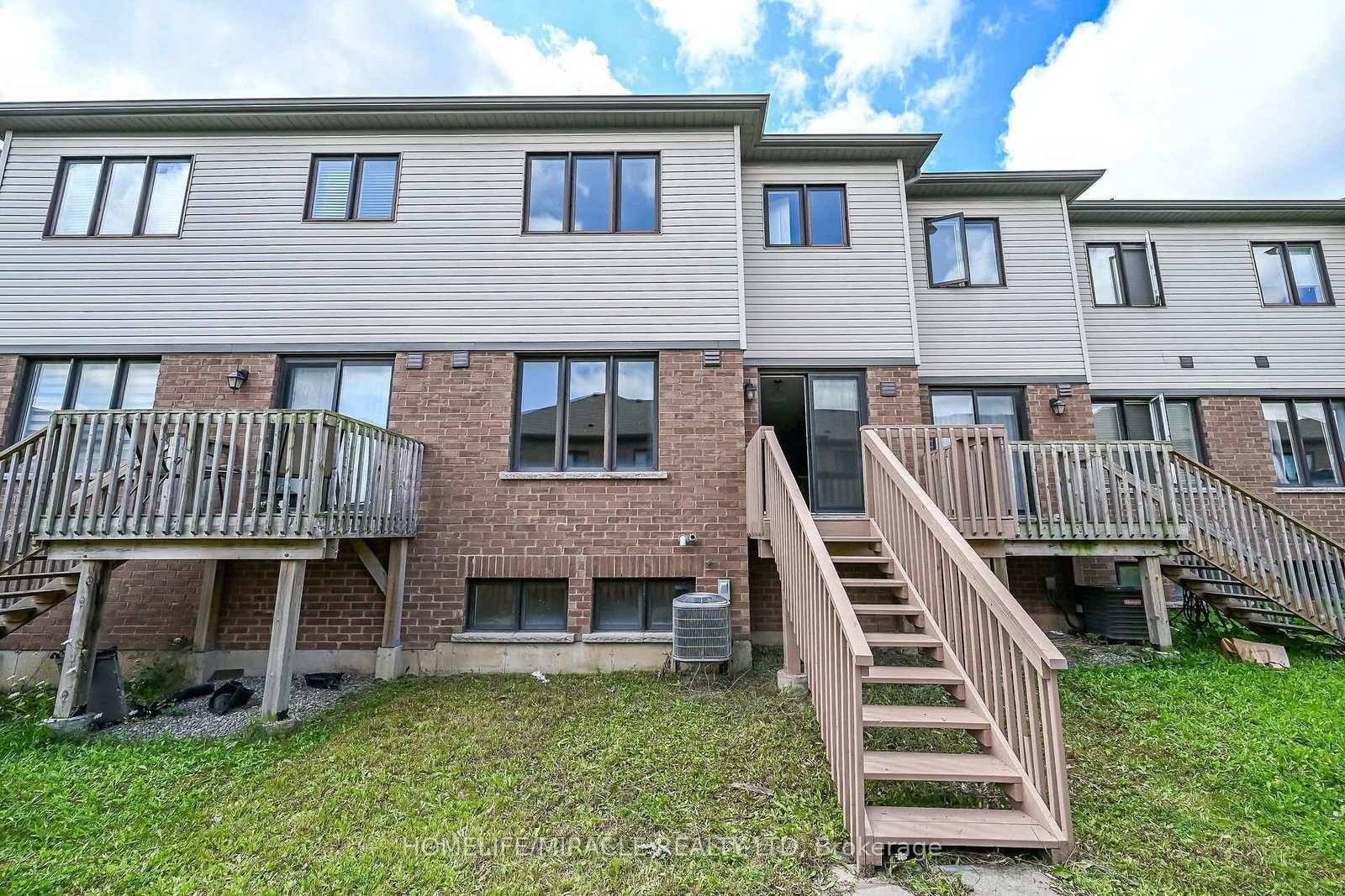 82 Scarletwood Street • Hamilton, ON photo 47