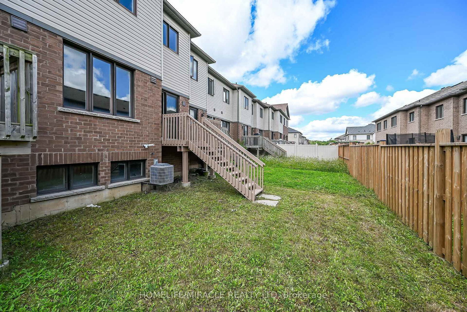 82 Scarletwood Street • Hamilton, ON photo 48