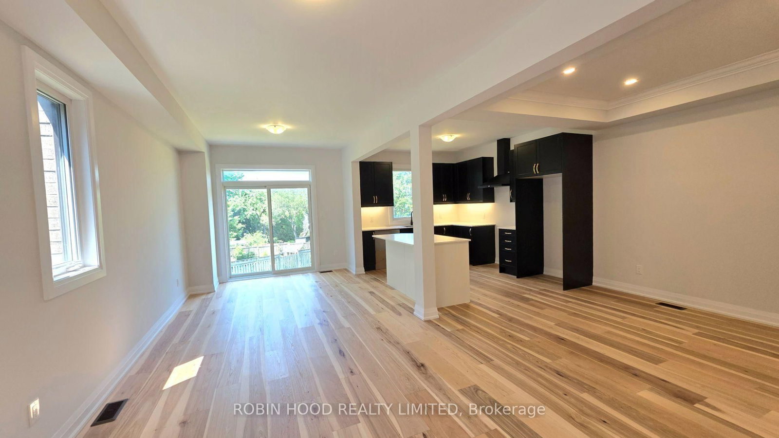 398 Rita's Avenue • #- • Newmarket, ON photo 11