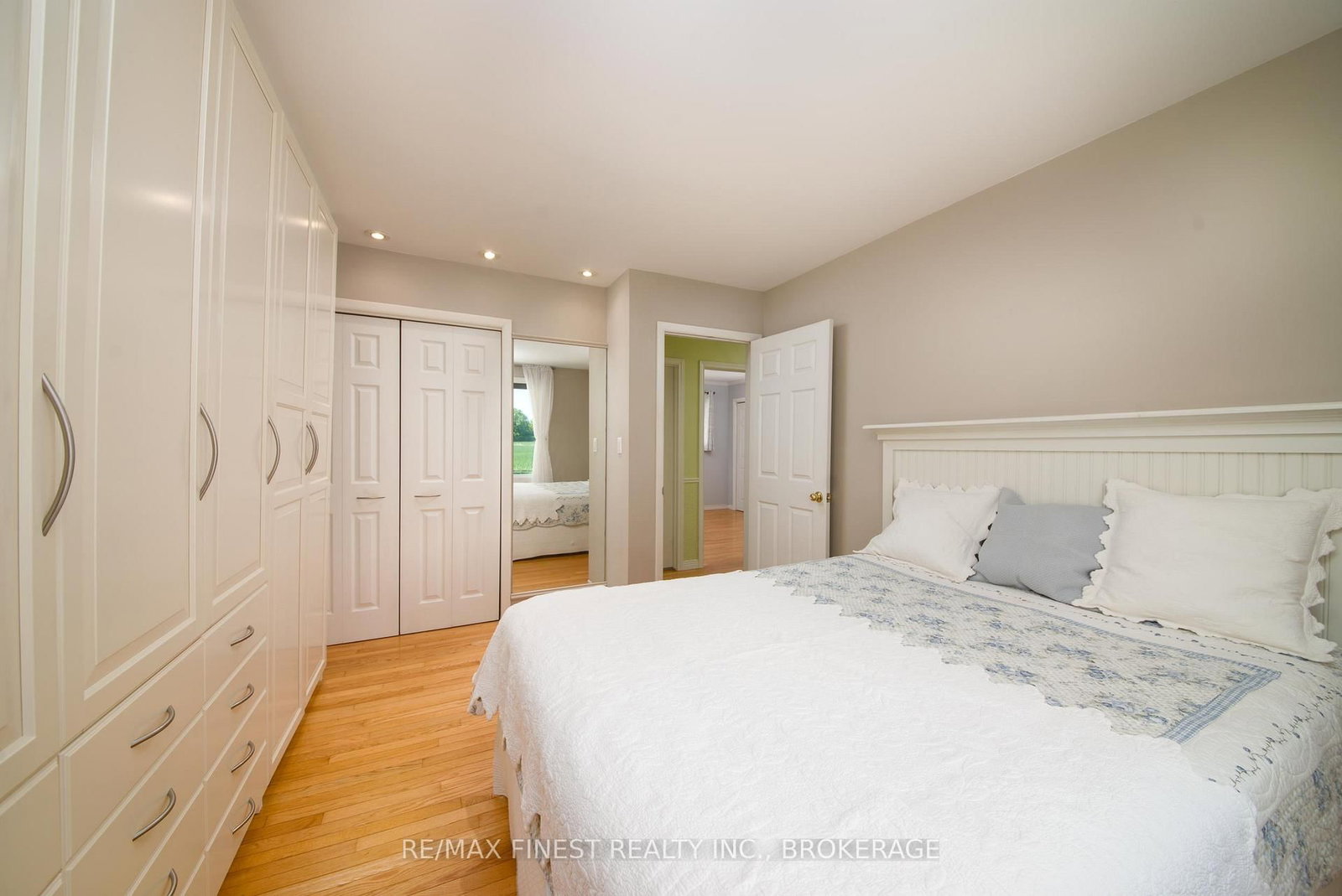 301 County Rd 8 • Napanee, ON photo 16