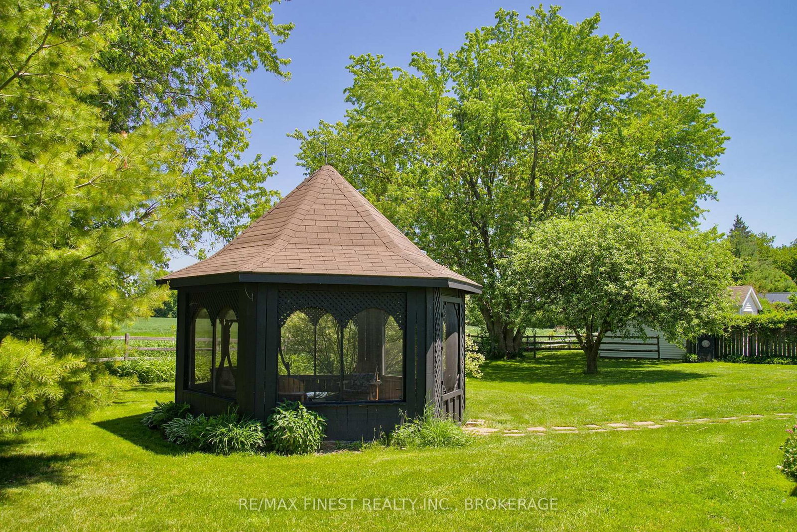 301 County Rd 8 • Napanee, ON photo 37