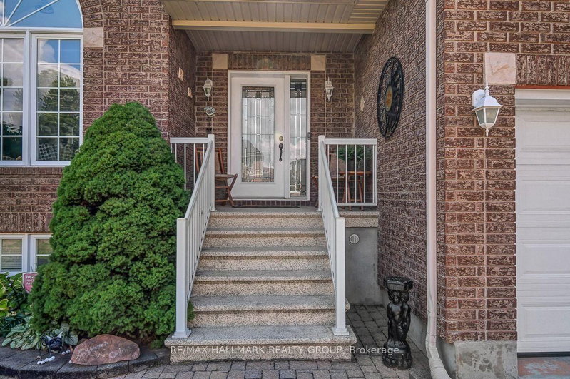 75 Lloydalex Crescent