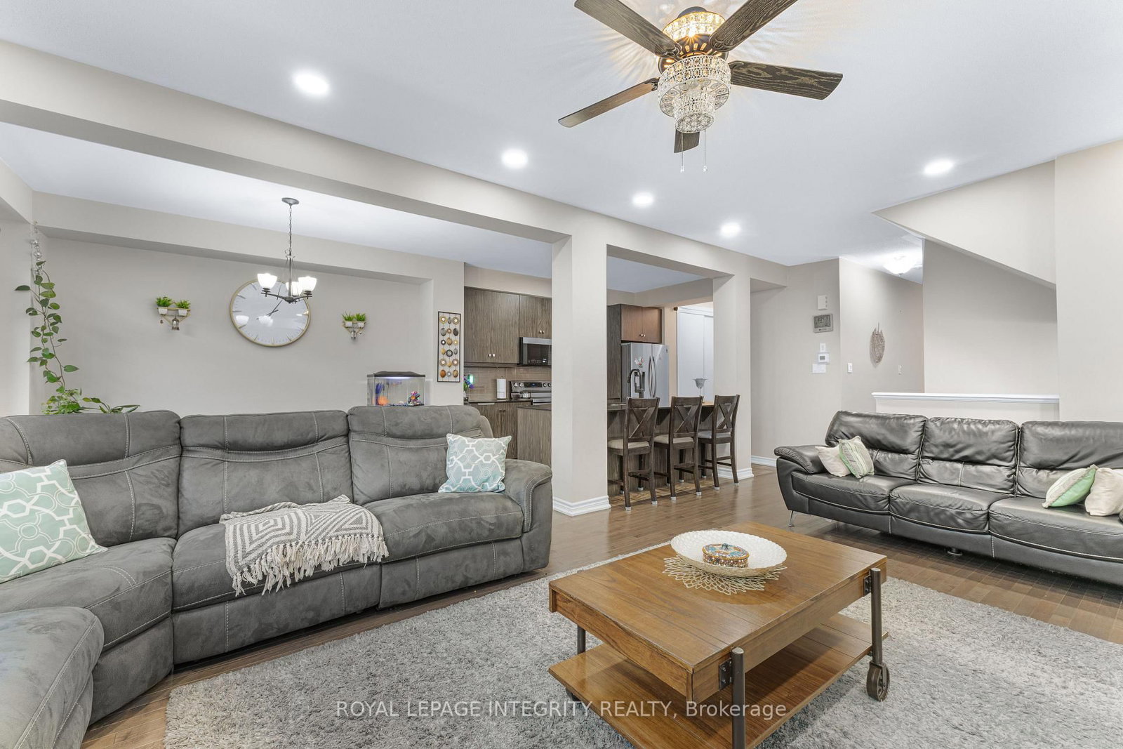 69 Pelham Crescent • Richmond, ON photo 11