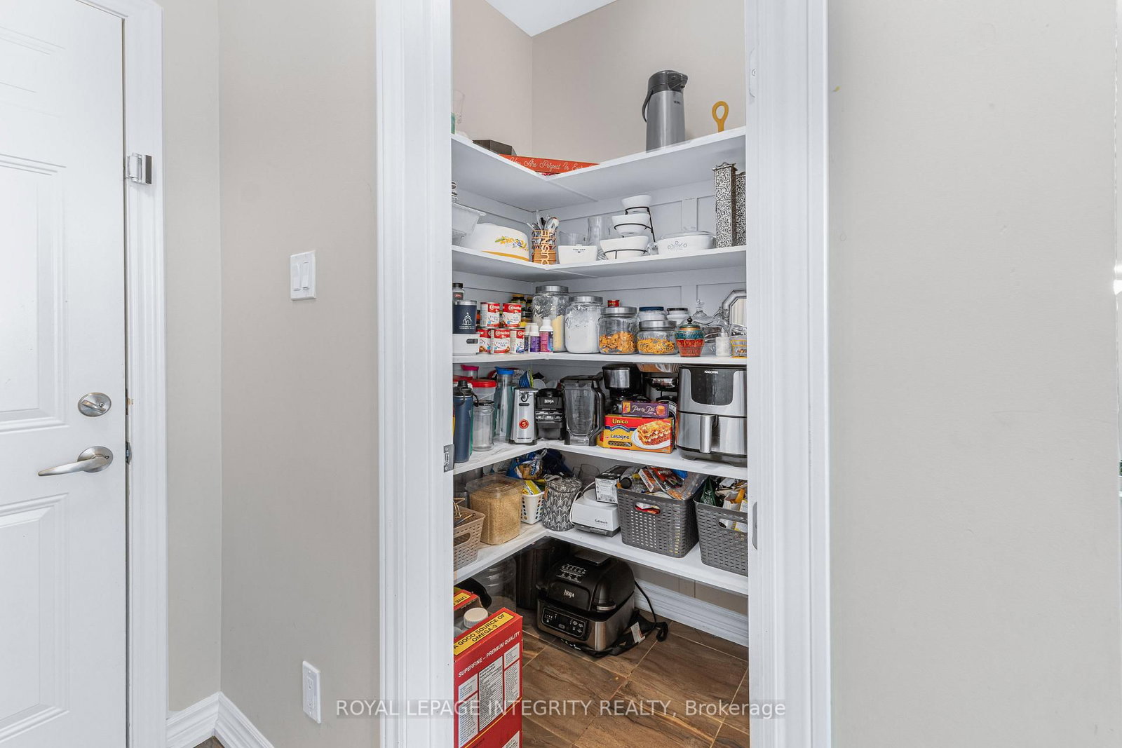 69 Pelham Crescent • Richmond, ON photo 8