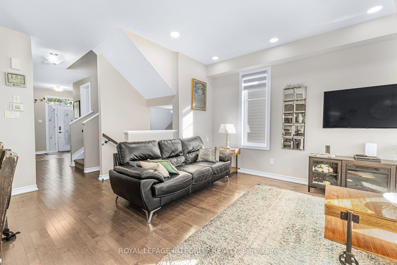69 Pelham Crescent • Richmond, ON photo 9