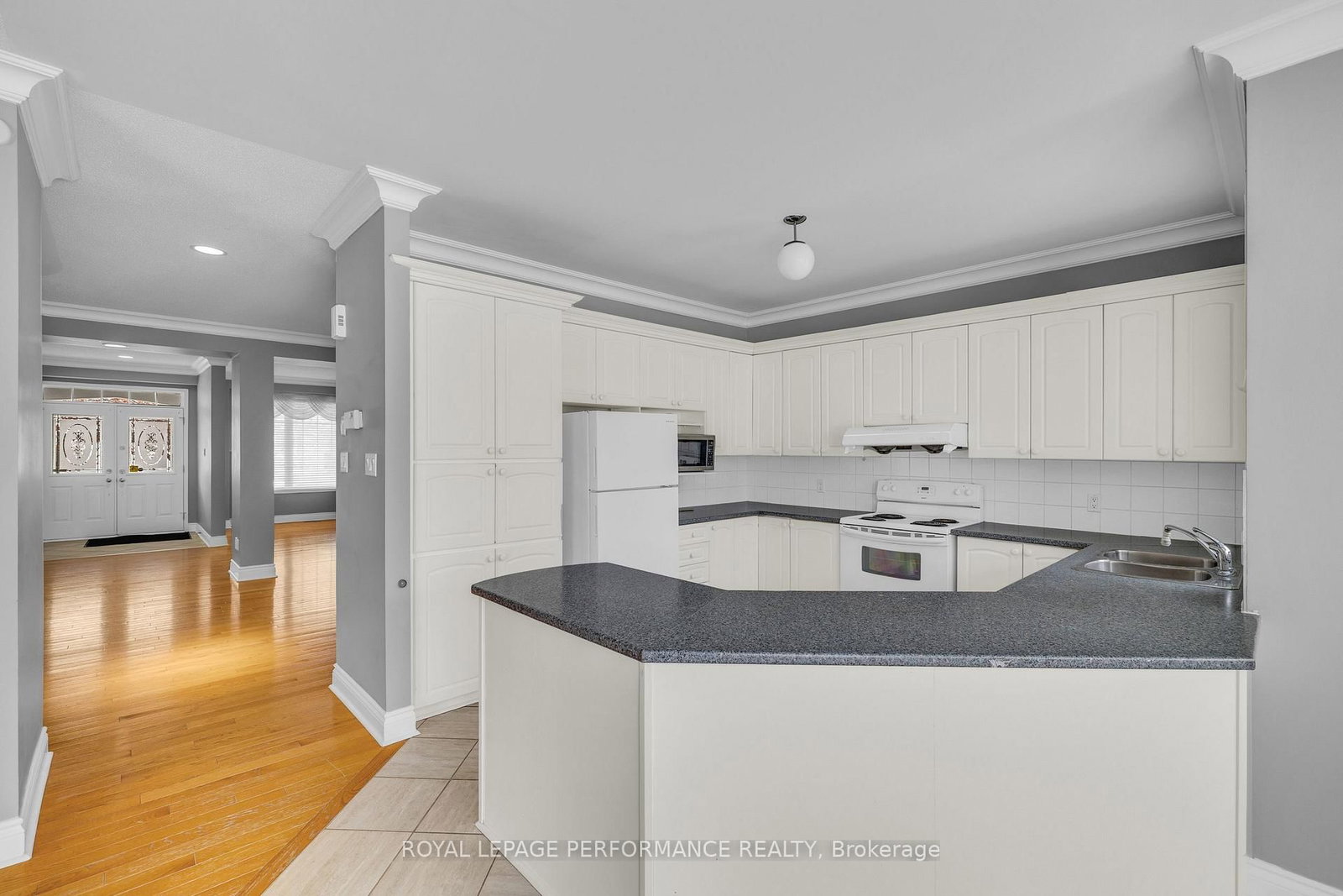 2415 Des Pruches Avenue - Photo 9