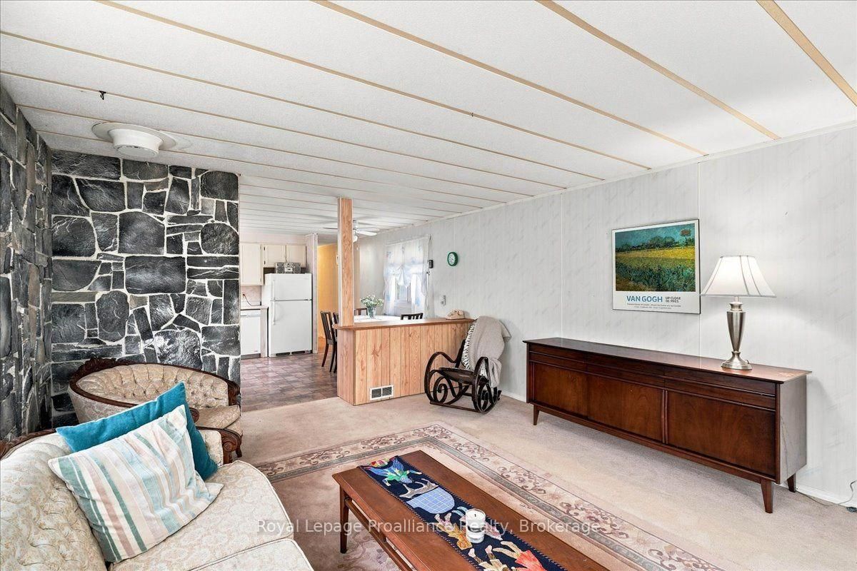 18 Cedar Street • Greater Napanee, ON photo 5