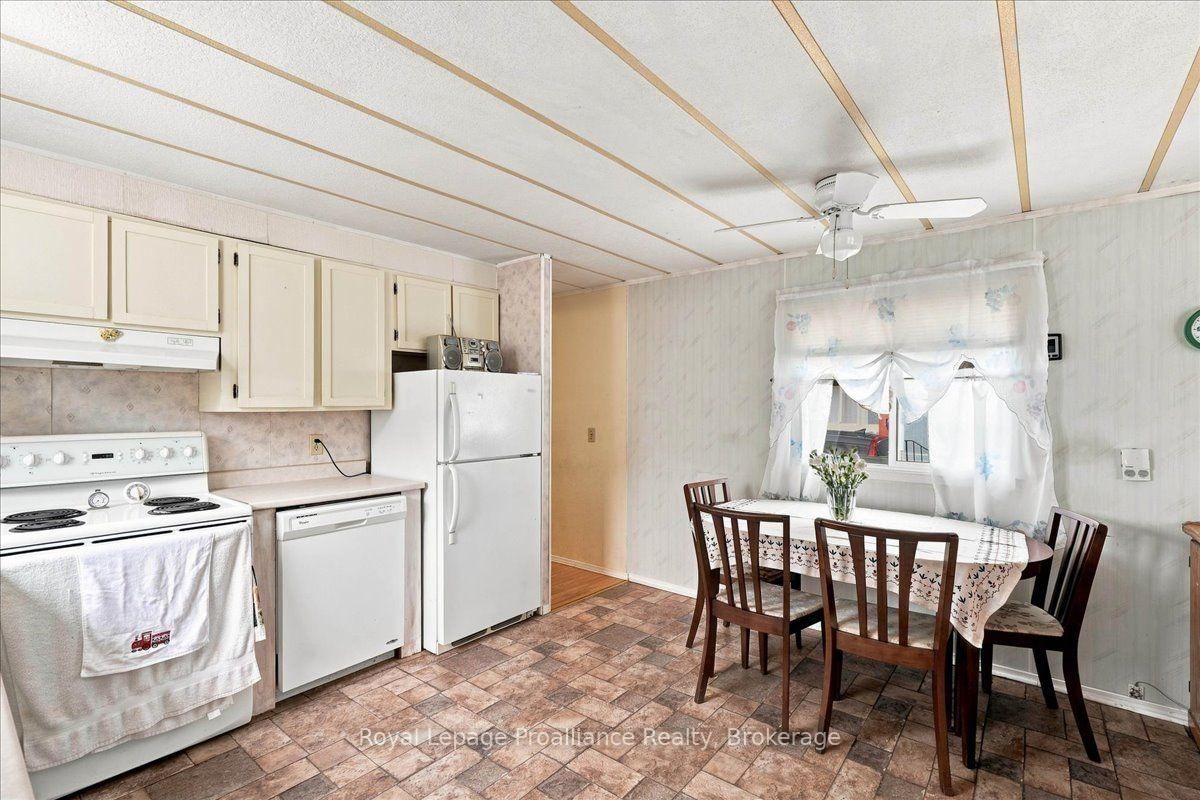 18 Cedar Street • Greater Napanee, ON photo 9
